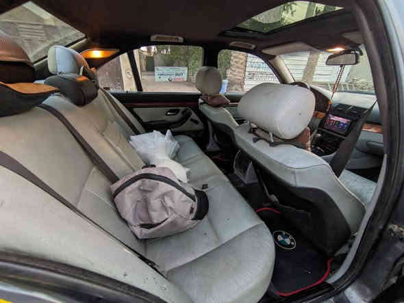 ملاحظة ..اني مكلف بالنشر اتصل بصاحب السياره 👆🏻

 بي ام صقر 528 موديل 96 تك فانوص السياره مصبوغه عام مكفوله من اي طخه 
كير مبدله جديد حاويه مكينه جديده 
تبريد شغال 
مروحه f01 ترايك ٢٢٠ حماوة بعز الصيف ثابته نص 
السياره شكو بيها شي مبدلة على ايدي و اصلي 
تخم تاير و باتري جديد 
كاردن فافون جديد 
صدر امامي خلفي جديد 
كهربائياتها على البلاد 
نقصها سلايد عاطل ينزل من سعرها 
و بيها طخة مال دراجه باب السايق 
سعرها 87 مجال جدا بسيط السياره متصرف عليها ابد و جاهزه مكاني بغداد حي العدل ....*********** بغداد
