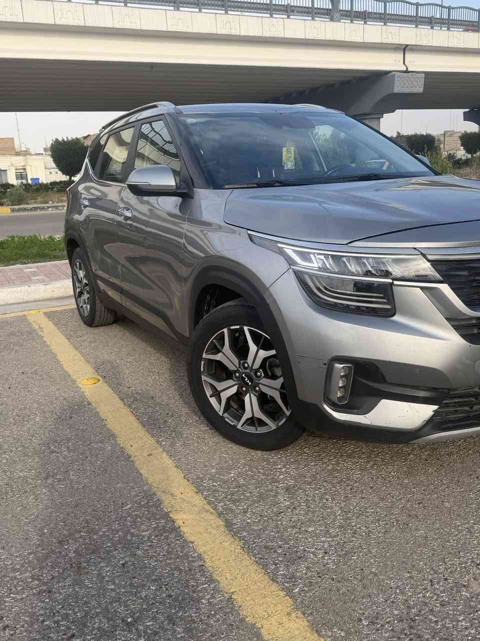 كيا سيلتوس موديل 2022 رقم بغداد حادثهة بنيد فقط ونفسة مصلح السعر 145 وبيهة مجال مكاني بغداد السيارة ماشية 130 الف
رقم الهاتف ***********
