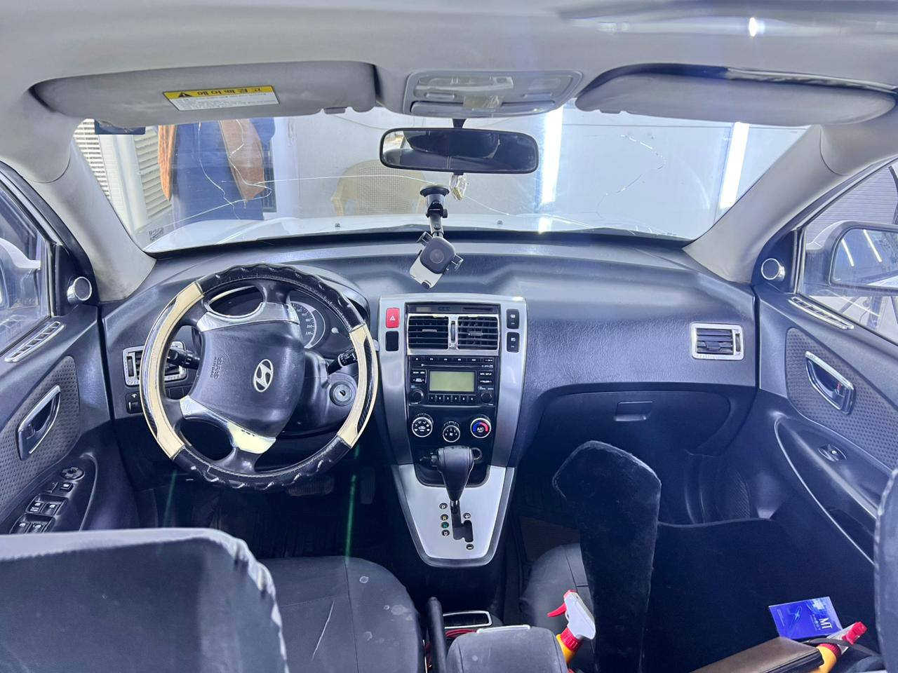 السلام عليكم
توسان موديل 2009
مكفولة من الصيغ والتبديل
كير مكينة تبريد مكفولات
4 سلندر 
السيارة حلوة وجاهزه
العنوان ديالى 
جديدة الشط 
السعر 122 وبيها مجال 
***********
