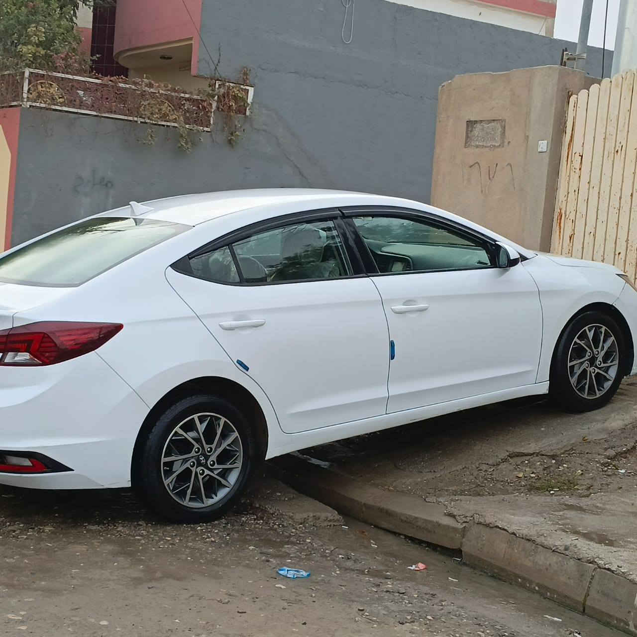 ماشيه 76
مكينه 20 ما مفتوحه
كير AT المرغوب
حجر بيئه موجود حجركزوز
الضرر تبديل جاملغ وبوند ضرر أمريكا بدون داخل
السعر 140 بيه مجال 
الاستفسار الاتصال على الرقم ***********
