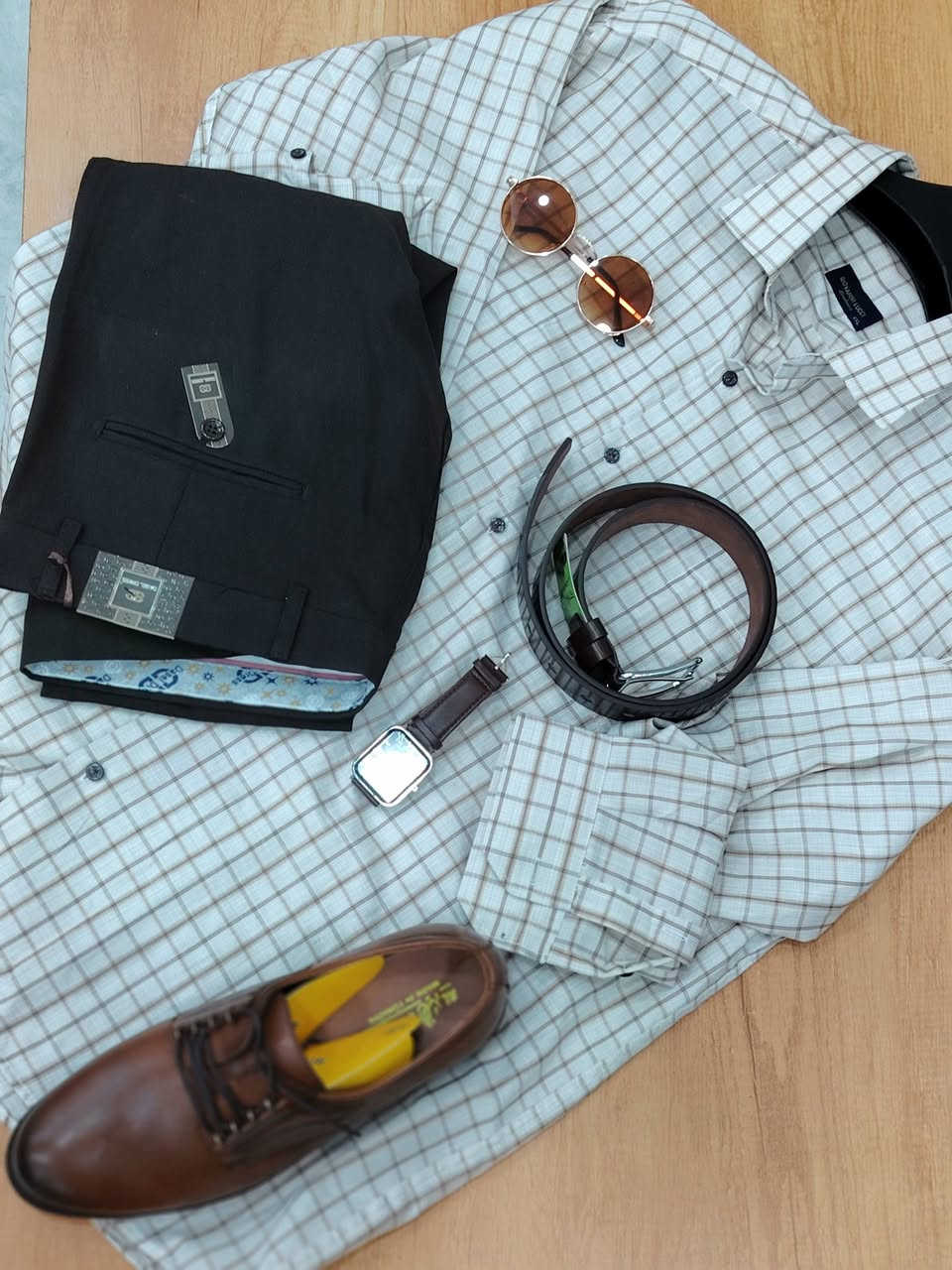 جدد مظهرك من 10  إلى 20 ألف أو أقل! ⚡️
​كل اللي تحتاجه من ملابس رجالية (رسمي، سبورت، أحذية) صار بين يديك.
🔹 سوتات و ستر رسمية وكجول .
🔹 قمصان وبديات صيفية بكافة الألوان .
🔹 بناطيل( جنز ورسمي وهاف و110)
 🔹برمودة  قميص و برمودة هاف قماش 
🔹 أحذية رسمية وكجول بموديلات توب.
​📍 السعر: من 10,000 إلى 20,000 دينار فقط.
الصور تتكلم.. القي نظرة واحجز قطعتك الآن قبل النفاذ
​📍 العنوان:
الكوت - تقاطع أبو علي الكهربائي - بجوار محل هكوري.
​📞 للتواصل والاستفسار:
يمكنكم المراسلة عبر الدايركت 📥 أو الاتصال بنا مباشرة على الأرقام التالية:
📱 ***********
📱 ***********
