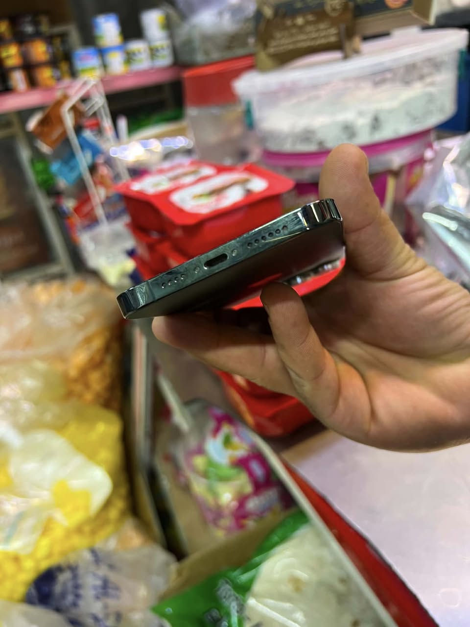 ايفون ١٣برو ماكس ذاكرة ٢٥٦ نضافه فول بطاريه ٨٧ مامصعده وضع شركه السعر ٨٠٠ وبي مجال
رقم التلفون ***********
