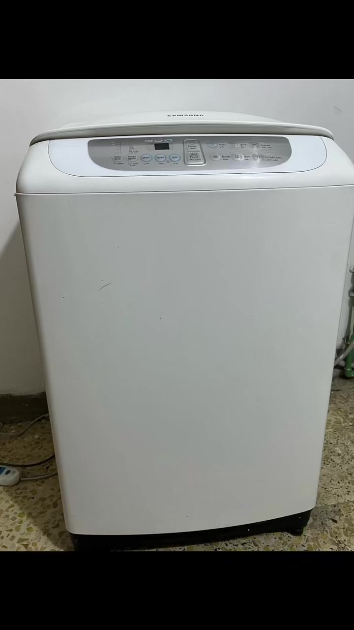 غسالة سامسونگ 11 كيلو أوتوماتيك تحميل علوي
حالة ممتازة ونظيفة جداً
تشتغل بدون أي مشاكل
بيها عدة برامج غسيل (عادي، سريع، جينز، بطانيات، ملابس حساسة)
تنظيف حوض Eco Tub Clean
مناسبة للعوائل


**إذا كنت صاحب هذا الإعلان وتريد حذفه لأي سبب، رجاءا أرسل رسالة إلى الدعم الفني**