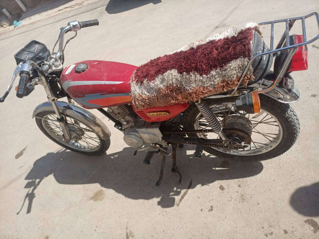 السلام عليكم هاي دراجه للبيع اوراقه ضايعه الشراي يتصل عل رقم
***********
