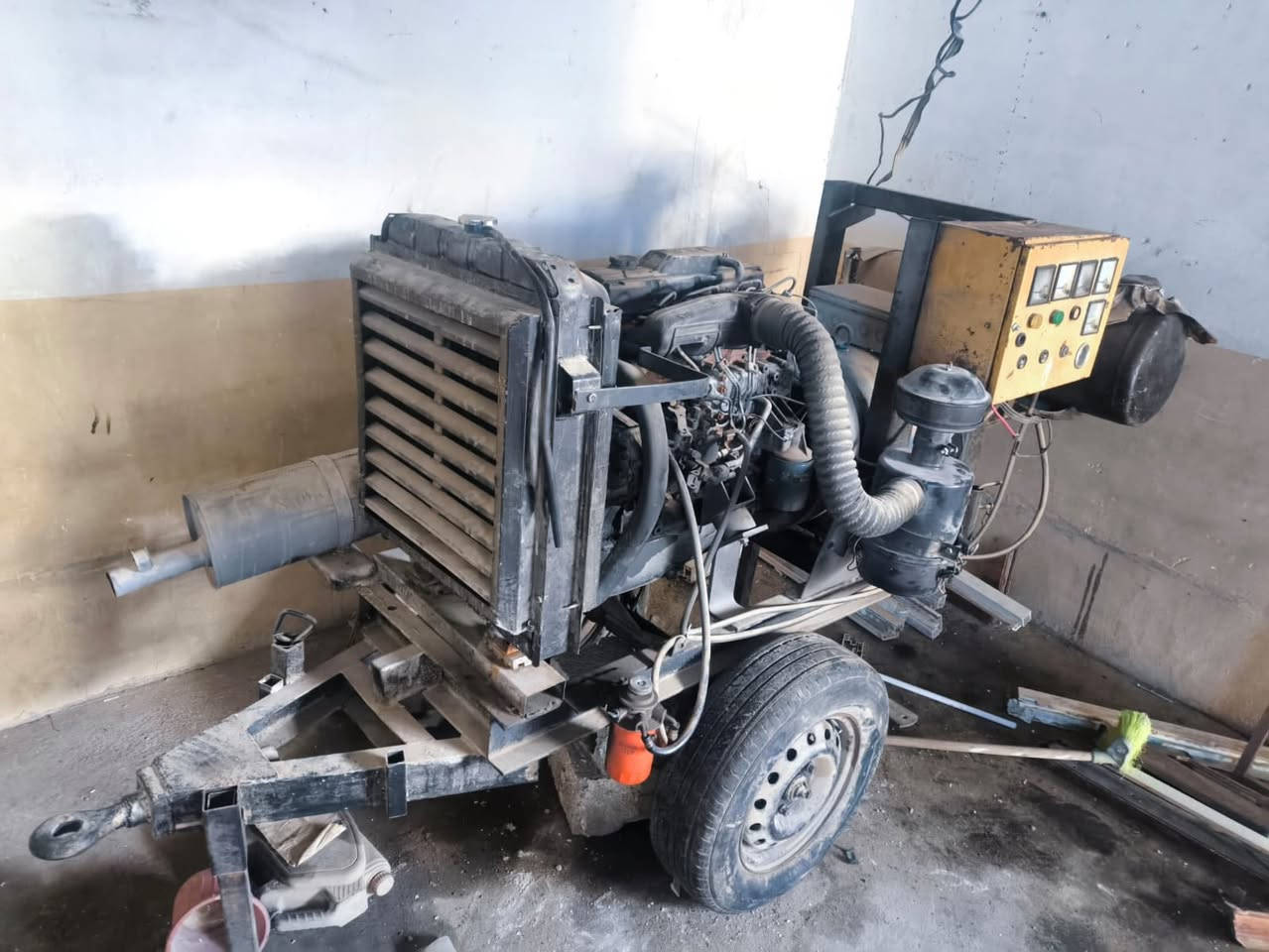 السلام عليكم

يوجد مولد للبيع ( محرك كيا ) شرط التشغل نضافه فول  

السعر 17 ورقة وبي مجال

للأستفسار الاتصال على

***********
