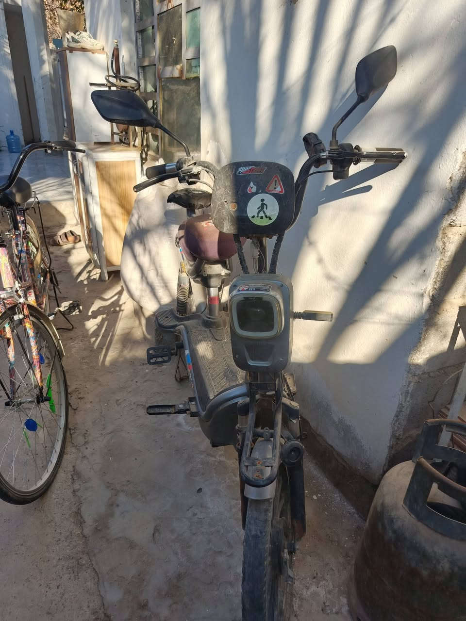 سلام عليكم  دراجه شحن 2023
يردله بطاريت مراوس بايفون او بيع عنواني ديالي بعقوب وتساب ***********
