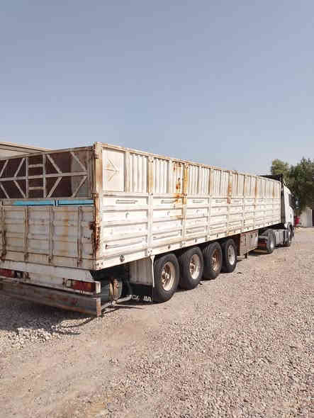 السلام عليكم للبيع سكانيه بومه 2001 بم ونوزل عربانه اوربيه جناب اربع دناكير تك تاير سياره جاهزه للشغل رقم بصرة صدامي سنويه ساقطه وما اندل راعيها السعر ب 150 وبيها مجال الاسفسار *********** /  *********** المكان واسط العزيزية
