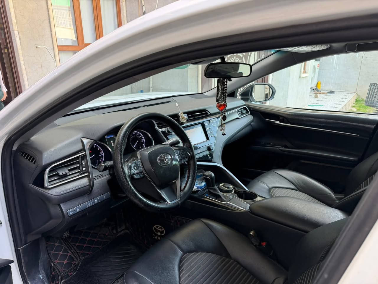 السلام عليكم 
للبيع كامري موديل 2020 Sa
ماشيه 70ميل بجم كبس 
الضرر 3 قطع خلفي وبيها شوية باب السايق رقم اربيل تحويل ثاني يوم السيارة نظافة فول وجاهزه مابيها مصرف السعر 180وبيها مجال مكان السيارة قضاء الحويجة موشراي لاتكسر بحلال الناس الله يرزق الجميع ***********
