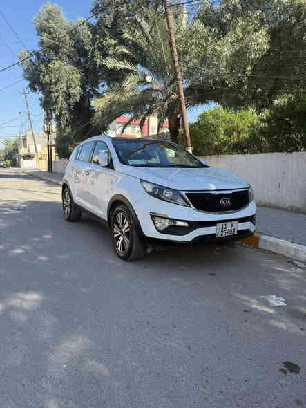 السلام عليكم سبورتج خليجي موديل 2015 بغداد نكليزي مشروع وطني وهزه كامله سياره خليجيه كفاله عامه لا ضربه ولا صبغ فقط بارد بسيط بمكانين حداديه تايرات تبريد المكينه الكير بحاله الوكاله داخل رصاصي  شاشه اعطال كامره وشاشه دواره سياره ستخدام بيت ماشيه 96الف السعر 162  بيها مجال شي بسيط    رقم *********** مكانه الكرخ/سيديه
