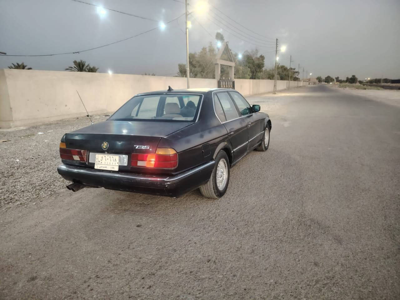 للبيع بيئم حجم 735مفتوح موديل90 بغداد مشروع وطني سنوية لغاية 28سعر 40$رقم موبايل ‏‪***********‬‏كير اوتوماتيك محرك وكير مكفولات دواخل نضيفة كهربائيات كله شغالة ويل خلية تخم تايرات جدد سيارة  لاضربة ولاتبديل ولاخياس حدادية امامي خلفي جديد مكاني بغداد
