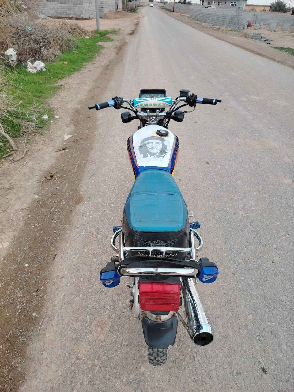 السلام عليكم اخوان دراجه ايراني 5گير  مديل 23 نوع سونك نضافه 80%دراجه خير من الله مناقصه شي 550بيه مجال شي قليل مكاني خانقين_الاخوه الشراي يتصل ***********
