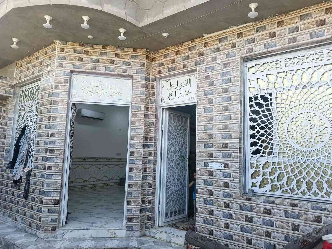 دار زراعي 200م للبيع
مقابل الكناهره رقم الهاتف ***********
