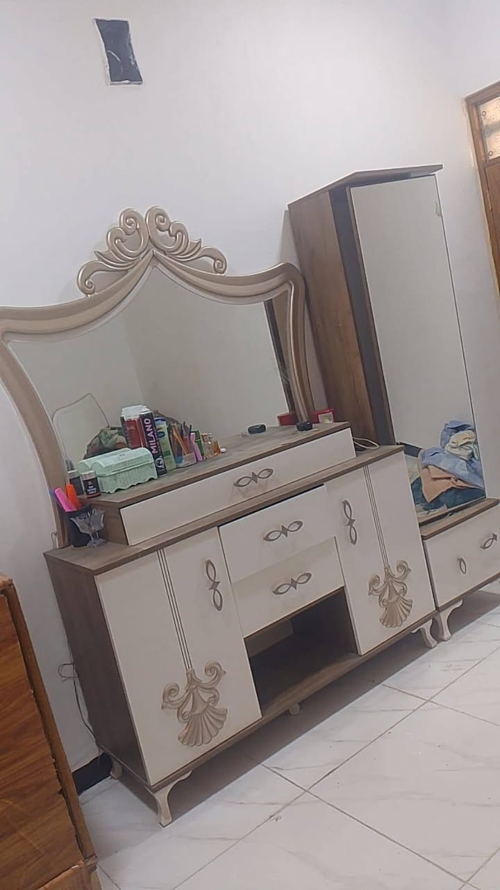 غرفه نوم للبيع  نضيفه اخو الجديد  9 قطع  اقل 6 اشهر من اخذته مستعجل عله بيعه   السعر 650 الف  مكاني كربلاء


**إذا كنت صاحب هذا الإعلان وتريد حذفه لأي سبب، رجاءا أرسل رسالة إلى الدعم الفني**