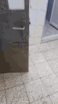 طابق ثاني للأجار جميله الثانيه خلف جامع الحسنين
غرفتين وصاله مطبخ وخدمات
للاستفسار ٠
***********
