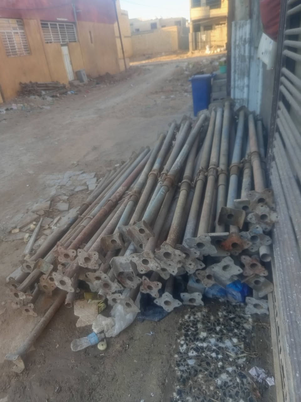 السلام عليكم جكات البيع 100جك مكاني بغداد الحسينيه متواجد على هذا رقم ***********)
