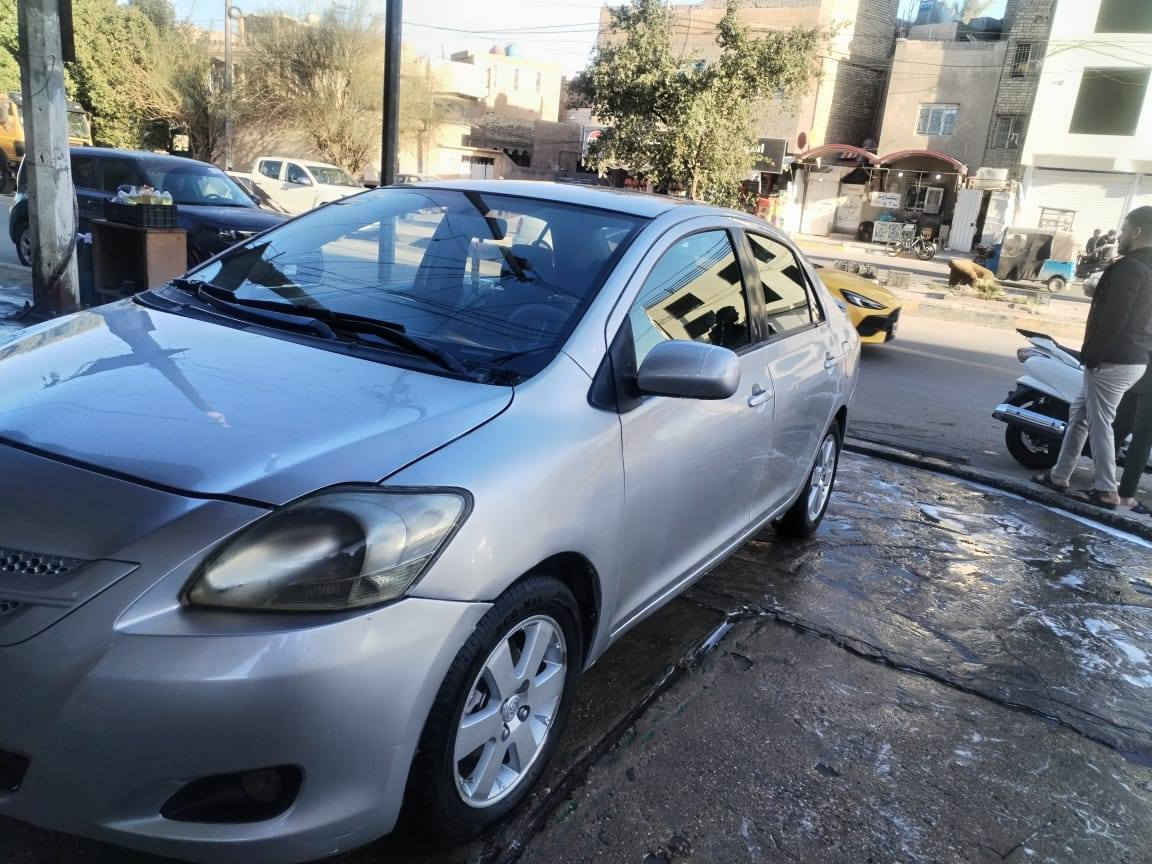 السلام عليكم يارس ٢٠٠٧ جاهزه مكينه وكير خير من الله كهربئيات شغاله تخم تاير صدر جديد غرفه حلوه مشروع سياره جاهزه مصبوغه حزام جماليه بدون ضربه سياره ترايهه حلو عضمتهه حلوه شواصيهه حلوه مكينه ١٦٠٠ سياره حلوه السعر ٧٠وبيهه مجال قليل الاتصال على ***********مكان السياره بغداد الحريه
