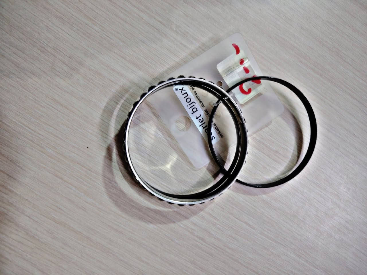 بسم الله الرحمن الرحيم والصلاه والسلام على رسول الله صلى الله عليه وسلم إكسسوارات فرح الراوي ابدا مشروعي البسيط ب إكسسوارات فضه عادي وقطع نادر من الأحجار الكريمة يوجد توصيل مجاني 
للحجز والاستفسار التواصل  مع الرقم الموجود
وتساب
***********
