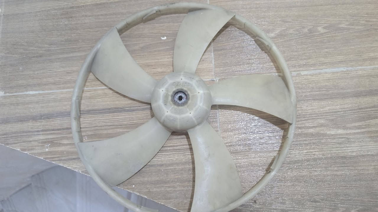 قيم و اخذ مكاني بصرة
كمبريسر يرادله تبديل اصبع شغال بس مااعرف يبرد لولا و بكرته جديدة ب ٥٥ الف
راديتر تبريد تفصيخ بس يرادله جوراب 
مسجل شغال ما بي شي
مروحه 
***********
