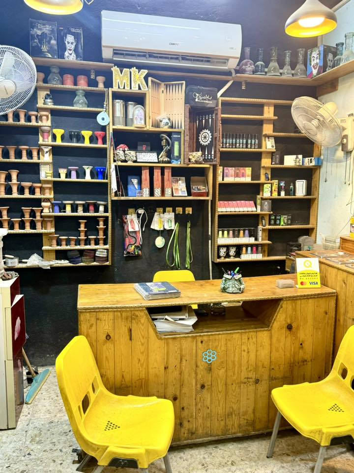 للبيع فقط الديكور الخشب
بدون البضاعه فقط الخشب 
3*4مساحت المحل 
يرهم لاي صنعه خشب ثقيل ودرجه اولئ
ونضيف لاستخدام 
سعره تعالي خاص/سعره مناسب
مكاني الحله مركز 
***********
