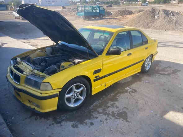 بي ام E36
325

موديل 92

سلايت روف 

مكينه 25مسكر كيرعادي جدد

صدرامام خلفي جديد 

تبريد ثلج 

كهربائيات كلها شغاله 

تخم تاير 

رقم بغداد 

شرط التحويل 
السعر 38وبيها مجال قليل

مكان سياره بغداد ابوغريب 

***********
