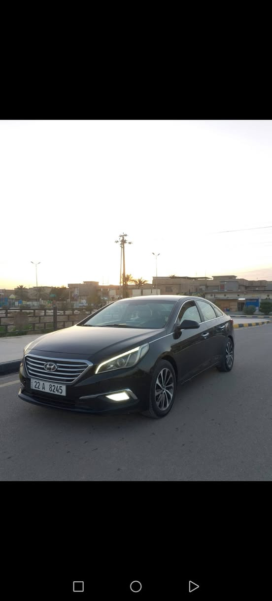 السلام وعليكم سوناتا للبيع 2017 سياره جديده ماكينه وكير كفاله كهربائيات عالشركه رقم جديد وتحويل ثاني يوم تبريد ثلج تخم تاير جديد بيها خمس قطع ابيع حزام  سنويه جديده كلش حلوه وجاهزة شاشه سعر 113 وبيها مجال مكان واسط العزيزية رقم الهاتف ***********.
