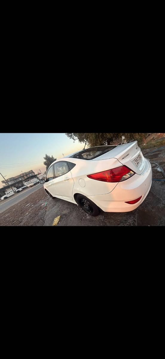 سلام عليكم اكسنت موديل 2016 خليجي رقم بغداد بسمي صبغ جاملغ وباب خلفي بدون دواخل  مكينه وكير مكفولات تخم تاير صدر جديد سعر ٨٩ وبيه مجال ***********
