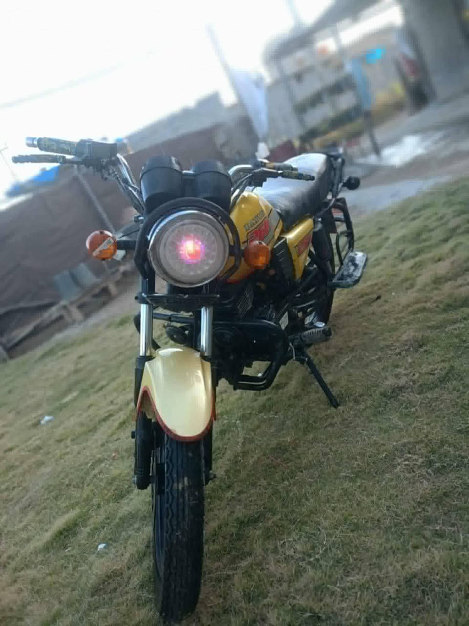 سلام عليكم دراجه دايون نفخ موديل 2022دراجه جديده مامتعوبه الدراجه سنويه لوحات بعدهي مطالعه العنوان كربلاء الامام عون السعر 1800وبيه مجال للطيبين الرقم ***********وبيك خير ودلل
