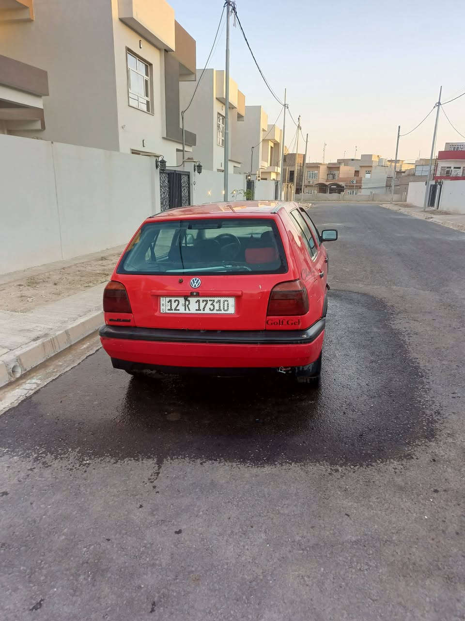 كولف نفخ للبيع هزه جديده السياره باسمي كوبون بانزين قطعتين طبغ بدون دواخل شرط مكينه وكير شرط مكينه٠/٣  قطاره مال بانزين السعر ٣٨ وبيها مجال بسيط
***********
