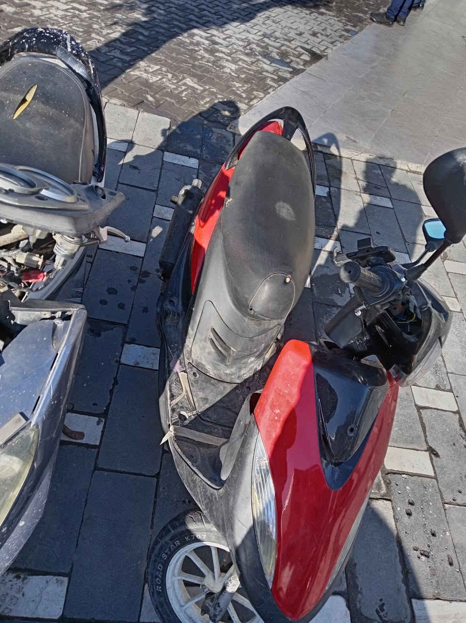 السلام عليكم دراجه ماكس عدله مكينه مفتوحه صالنصه رياضي دراجه حلوه ومرتبه سعر ٤٠٠ وبيها مجال حك الجيه العنوان الكراده ***********
