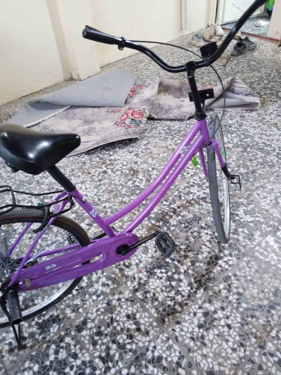 سلام عليكم باسكل للبيع الباسكل كامل برغي 🔩 ماعوزه بس جاملغات مابي سعر 80وبي مجال موديل 22الرقم ***********
