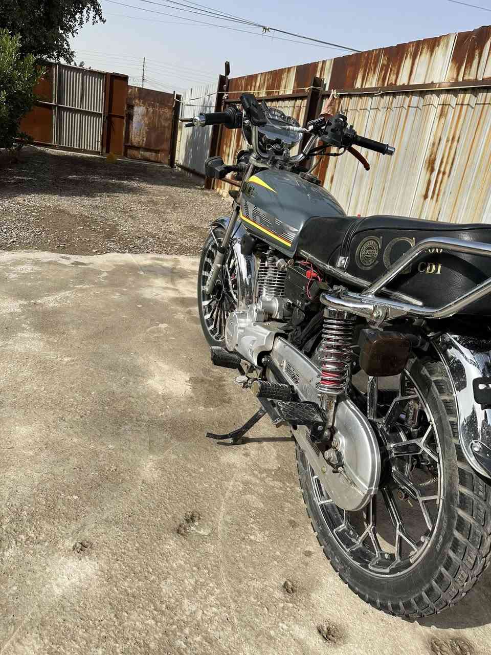 سلام عليكم شباب دراجة أيراني للبيع مكينة 200سيسي نضيفة أو مكينة ناعمة أو ما مفتوحة أو جاهزه بس الدشبول مكسور نكلبت لايت زنون ابريكات امامي خلفي جدد صالنصة كاتم تايرات جدد امامي خلفي ويالة جدد لا عواج ولا شي دبل اشارة شغال شاحنة وياهة شغالة أو قاعدة مال تلفون أو كلاص سلايت بك لايت شغال اوراق أو سويج حتياط أو اكفلهة من سرقة أو اكفلهة من كلشي ما عدة الدشبول مكسور السعر 575 رجا اخوي المو شراي لا يتعبني رقمي للتواصل *********** مكاني بغداد جسر ديالى
