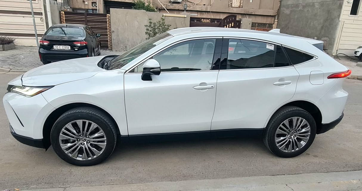 السلام عليكم تويوتا فنزا هايبرد محرك ٢٥٠٠  وارد امريكي موديل ٢٠٢٤ مرقمة بغداد  ماشية ٧٤٠٠ ميل فقط  بيهه صبغ جامغ وبنيد  فئة XLE السيارة جاهزة من كل شي كشنات جلد هيتر بالكشنات الامامية رادار امامي خلفي توقف ذاتي  وحساس امامي خلفي داخلهه صاج الصندوك كهرباء ويفتح بالركلة دخول ذكي ٥ بصمات السعر ٢٢٥ وبيهه مجال مكان السيارة بغداد الدورة  للاستفسار *********** وسام ابو سيف ***********١
