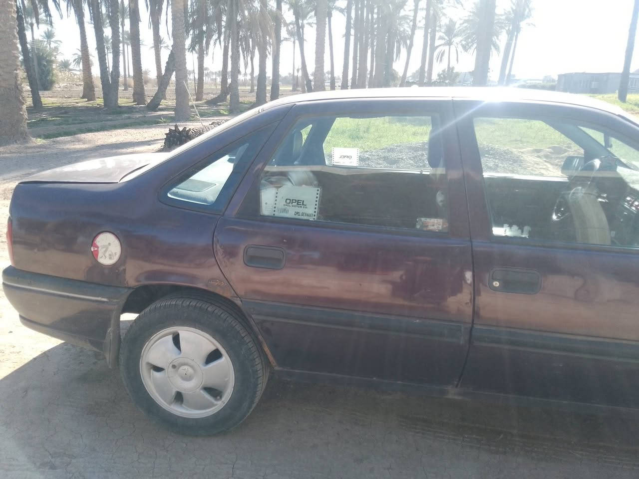 السلام عليكم 
فيكترا موديل 93 محرك 20 كير اوتماتك رقم بغداد السعر 35 بغداد اليوسفية قرب العلوة ***********
***********
