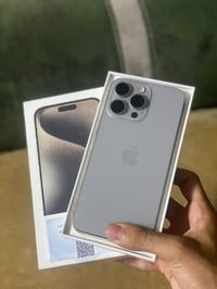 آيفون ١٥ برو ماكس • بطارية ٩٢ • خدش خفيف