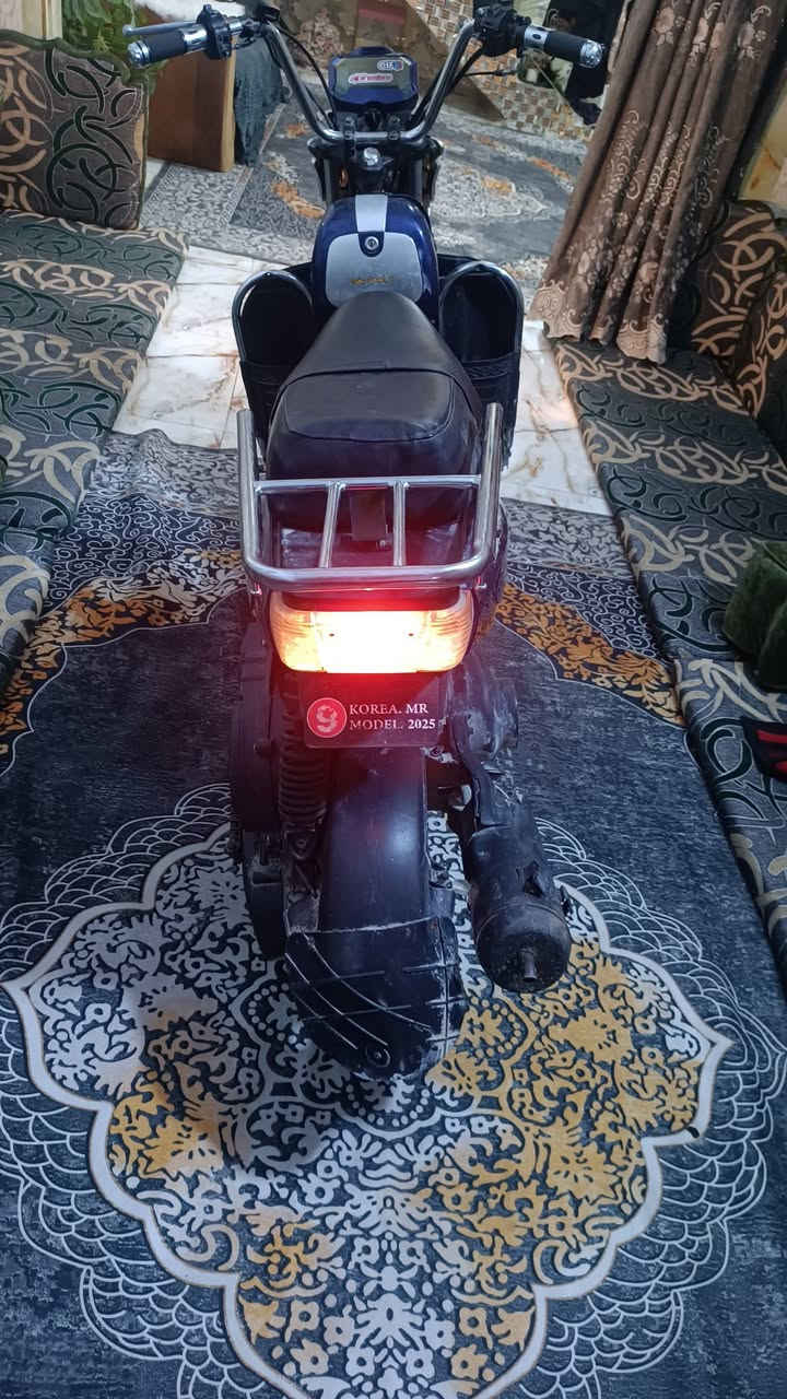 للبيع دراجه مكينة ماكس ياباني درجة خير من الله كلة شغال سلف هندر كهربائيات كلة شغال مكينة ناعمة وحلوة دراجه فول نضافة تجي تفحص وتقتنع السعر 225بيهة مجال بصيط مكاني كربلاء حي الغدير يم الصورة مقابيل السوك 
 للاتصال *********** متواجد واتساب كذالك
