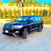 لاندكروز • ٢٠١٦ • ١٠٨٠٠٠ كم