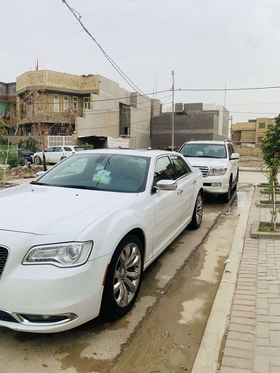 كرايسلر C300 V6 وارد كندي كلين تايتل فول للأخير C
2017 رقم دهوك شمالي 

-مقاعد جلد اسود 
-ستارة خلفية كهربائية
-كامرة خلفية 
-شاشة كبيرة تدعم ابل كار واندرويد اوتو 
- ويل مكسيكي أصل 
-بانوراما 
-ماشية 130 الف ميل 
-كشنات كهربائية مع خرن 3 وضعيات 
-جميع الكشنات تدفئة وتبريد منفصل لكل جهة
وبعد بيها هواي مواصفات .

عنواني ديوانيه المركز 

اي الاستفسار خاص


**إذا كنت صاحب هذا الإعلان وتريد حذفه لأي سبب، رجاءا أرسل رسالة إلى الدعم الفني**