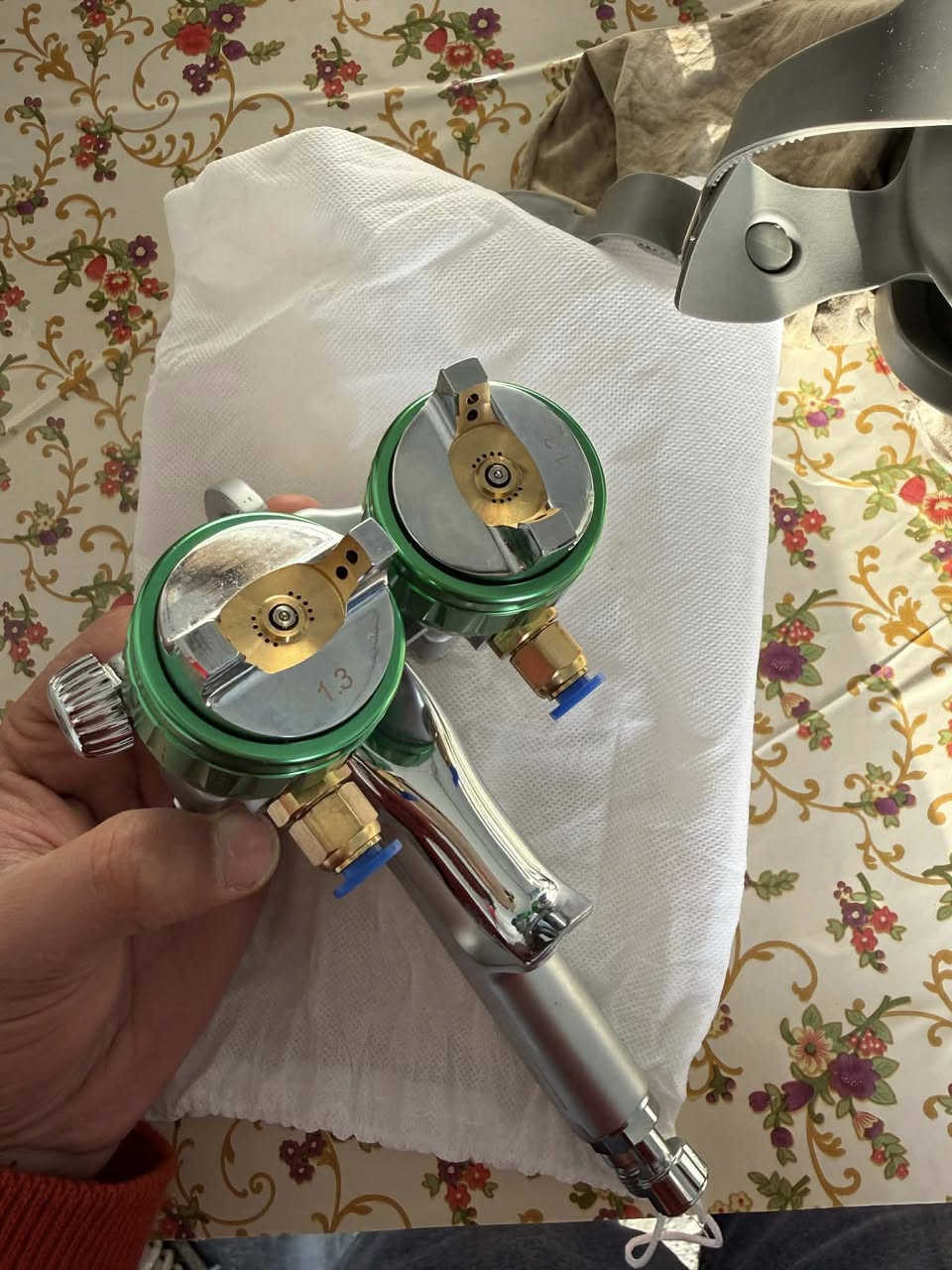 مسدس نيكل كروم من شركة clounbs
اخر قطعه سعر ٢٠٠ الف
***********
