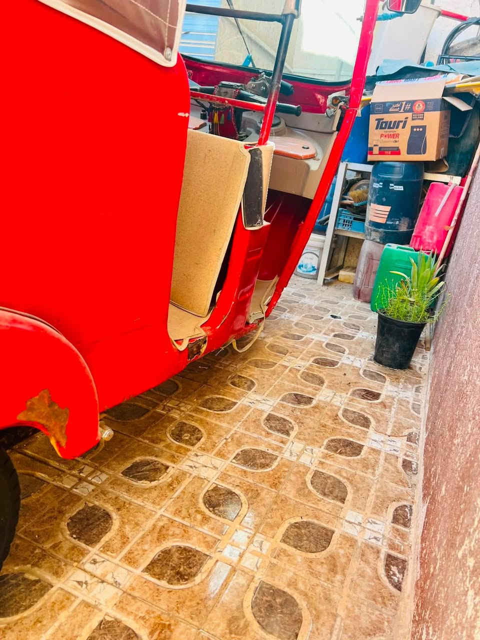 تكتك باجاج موديل ٢٠١٨ معمره
مكينه موديل ٢٠٢٠ ما تبخر ولا تنقص مكينه خرسه 
تخم تاير جديد 
تكتك حلوه وما ناقصها بس خشم سلف سعر خاص 
***********
