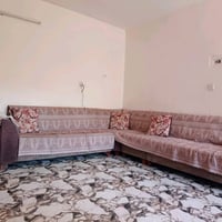 تخم ديوان 8مقاعد نضيف حداً نسبه نضافه 90بالميه سعر  250الف دينار وبي و...