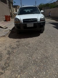 توسان 2009 مكفوله باسمي وارد كوري 07737930059
