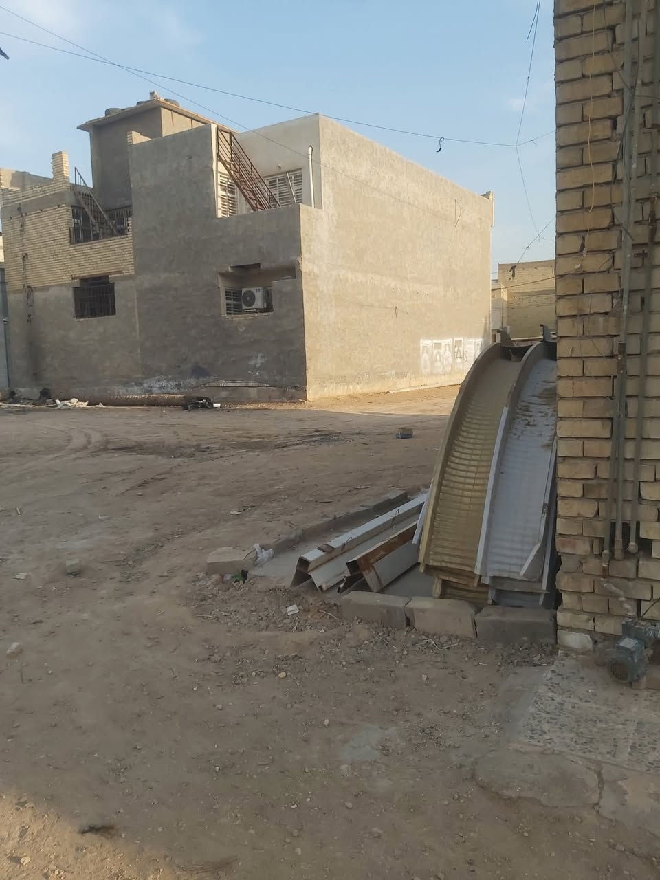 قطعة أرض مساحته 150متر  في حي الزهراء ع
10 وجه 
15نزال
 شارع بغداد جه الدخول  مقابل عامود 17او
 عامود 21   فرع حسينه اليوم الموعود تصلح حسينيه للزور 
طابو زراعي سند 25 اقرار محكمه 
السعر 95مليون وبيه مجال 
عقارات كربلاء في حي العباس ع *********** 
@
