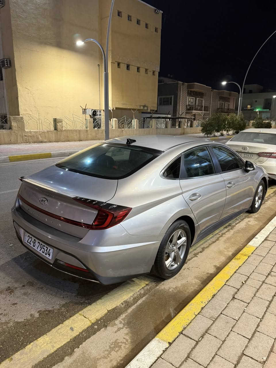 سوناتا 21
وارد امريكي
حادثها جدآ بسيط
 بدايت البنيد
وجاملغ الامامي بي بارد 
محرك 2500
ماشيه 95 كيلو متر 
السياره اي نقص ما بيها 
مكان السياره / الرمادي 
للاستفسار صاحب السياره
***********
