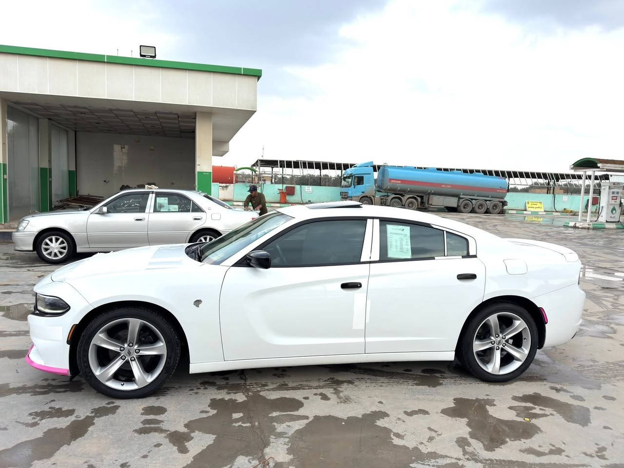 Charger Rallye plus
جارجر موديل 2017
رقم اربيل دولي بسمي
وارد كندي  كفاله عامه 
جاهزه للخير والسونار مرفق
مكينه كير كفاله شرط ع وضع الشركه
تخم تاير صار اسبوع شاده
المسافة المقطوعة 100
حجم المحرك 3600
مواصفات 
فتحه
رادار  
شفتات استيرن
دماااام خلفي
داخل اسود
كامره خلفيه
 مصابيح امامية زنون مع بلوجكتر LED .
ويل قياس 20
شاشه كبيرة مع نظام ملاحة نفكيشن GPS .
 مقاعد أمامية كهربائية
مقاعد أمامية  وتدفئة .
 تشغيل عن بعد . .
 محدد سرعة . .
 كاميرا خلفية دوارة.
حساس خلفي
 مرايا  ترحيب متحسسة للاضاءة
دخول ذكي بصمة
للاستفسار 
 ***********9
***********
مكان السيارة بابل
