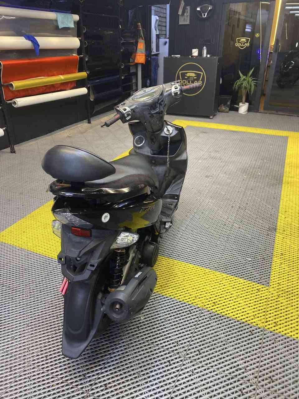 السلام عليكم جيتي ار للبيع الدراجة كفالة عامة
الكلجات رياضي الدبلات رياضي دبل إشارة لد ابيض

المكينة خرسة المكان بغداد ***********السعر واحد 50
