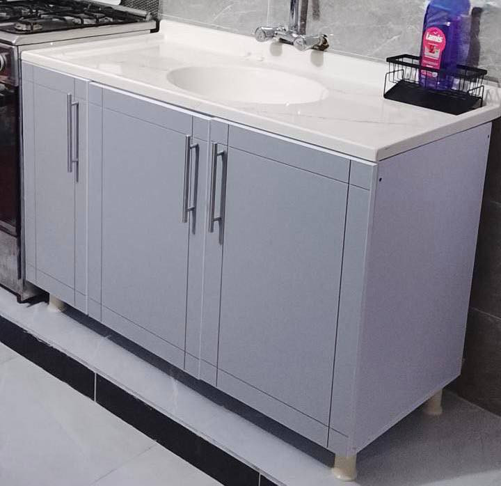 ‏
 كاونتر متر ونص ارضي وملحق وسنك متر و20 
مع فاترينا
السعر 325 الف


**إذا كنت صاحب هذا الإعلان وتريد حذفه لأي سبب، رجاءا أرسل رسالة إلى الدعم الفني**