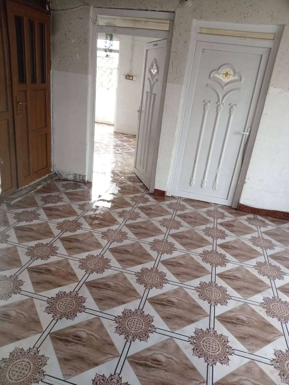 الإيجار شقه طابق ثاتي
حي سومر قرب سوق سومر 
غرفتين او حمامات او مطبخ او هول 
0751882825
***********
ليجار  225 الف
