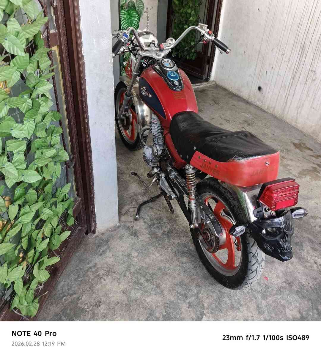 السلام عليكم ماطور جني للبيع موديل 2016 كهربائيات محرك كله شرط يحتاج بس صالنصه سعر٢٠٠ ألف  العنوان كركوك يريد يتصل على رقم الموبايل***********
