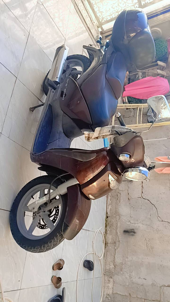 سلام عليكم مرخصه مدير الكروب دراجه بياجو ايطالي البيع والمراوس السعر 500 /*********** /مكاني بغداد الحسينيه
