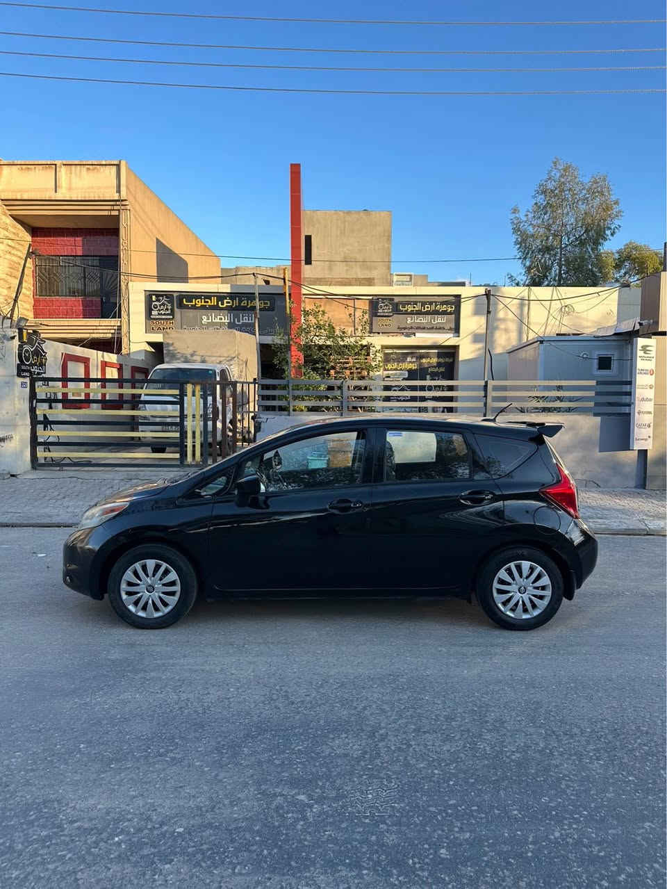 نیسان ڤێرسا مۆدیل 2016 مواسەفات SVگێر تۆماتیک سوکان ڤۆلێۆم تعدیل سورعە شاشە کامیرە حەساس چوار جام کارەبا قوفل مەرکەزی کۆنترۆڵ ABS چوار تایەی لۆک رەقەم و سەنەوی تازەیە بەناوی خۆمە بێ کێشەیە دووپارچە بۆیاغ بێ ناو گرتن بێ ئیرباک هیچ ئیرباکی نەتەقیوە سعر 96 وەرەقە ژم *********** اكر, نينوى
